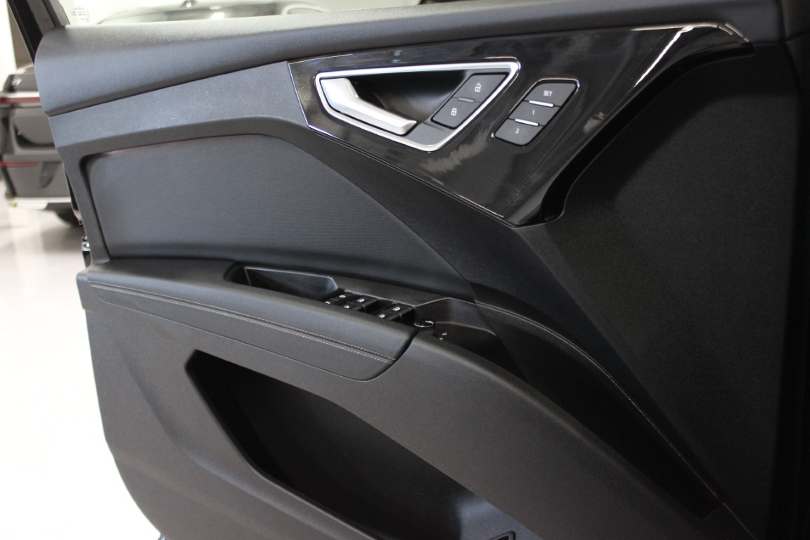 Used 2023 Audi Q4 e-tron Premium RWD image 27