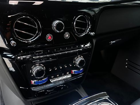 Used 2021 Rolls-Royce Phantom image 15