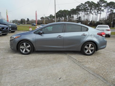 Used 2018 Kia Forte S image 4