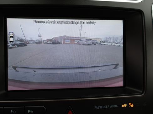 Used 2018 Ford Explorer Platinum image 32