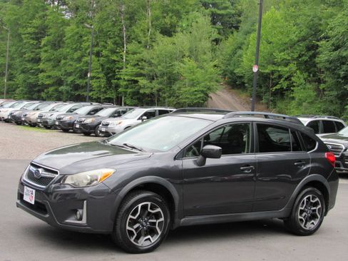Used 2016 Subaru Crosstrek 2.0i Premium AWD/4WD image 2