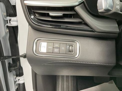 New 2026 Buick Enclave Avenir image 10