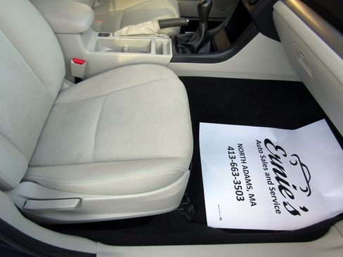 Used 2013 Subaru XV Crosstrek 2.0i Premium image 17