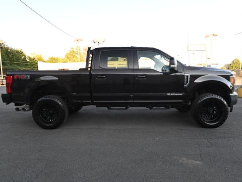 Used 2018 Ford F350 Lariat image 6