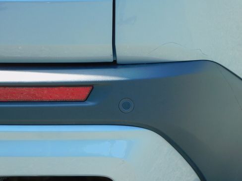 Used 2026 Chevrolet Traverse FWD LT image 10