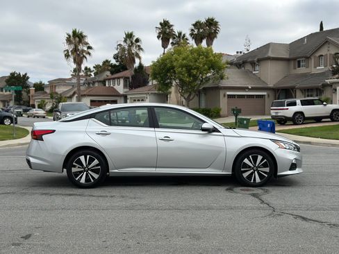 Used 2022 Nissan Altima 2.5 SV image 7