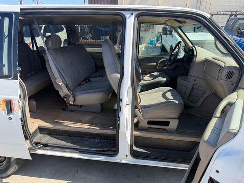 Used 2000 GMC Safari Passenger RWD image 8