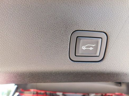 Used 2023 Cadillac Escalade V image 9