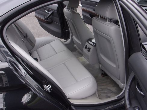 Used 2011 BMW 328i xDrive Sedan AWD/4WD image 25
