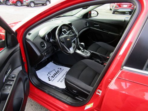 Used 2014 Chevrolet Cruze LT image 16
