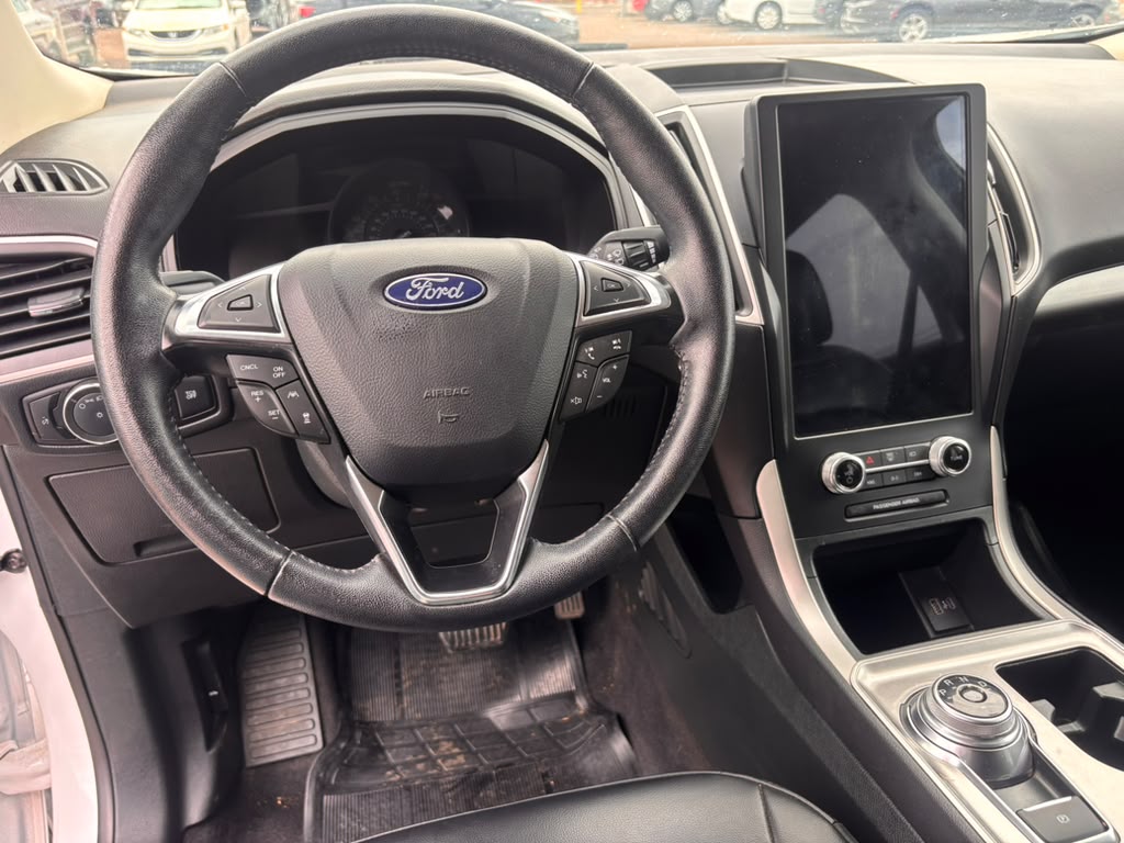 Used 2024 Ford Edge AWD image 13