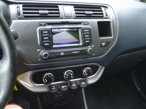 Used 2012 Kia Rio SX FWD image 15