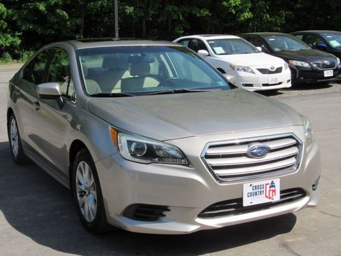 Used 2015 Subaru Legacy 2.5i Premium AWD/4WD image 9