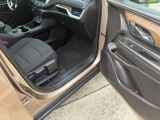 Used 2018 GMC Terrain AWD SLE image 9