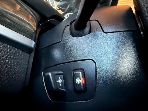 Used 2012 BMW 528i xDrive Sedan AWD/4WD image 16