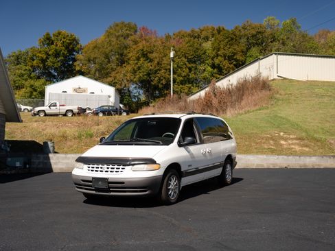 Used 1998 Plymouth Grand Voyager SE image 18