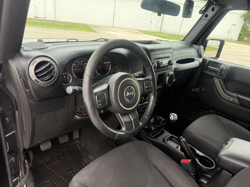 Used 2017 Jeep Wrangler Sport AWD/4WD image 10