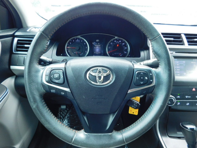 Used 2017 Toyota Camry SE Sedan 4D FWD image 14