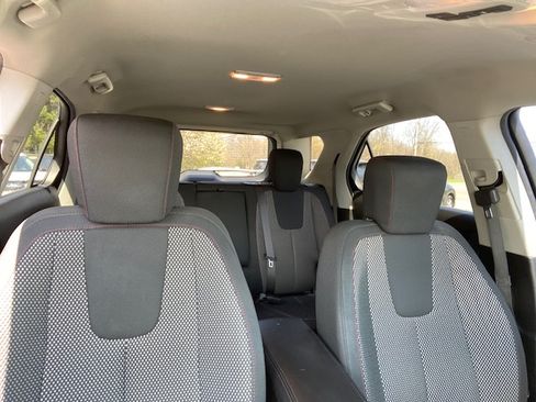 Used 2017 Chevrolet Equinox LT FWD image 16
