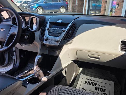Used 2010 Chevrolet Equinox LT image 8