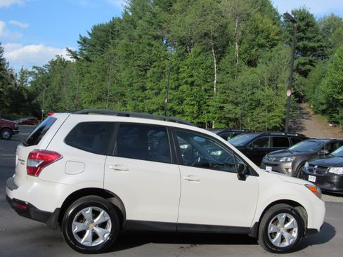 Used 2015 Subaru Forester 2.5i AWD/4WD image 10