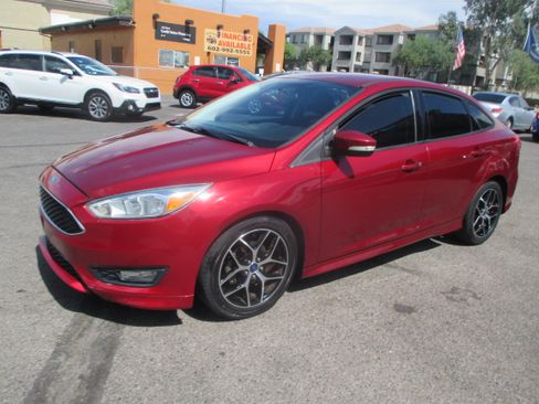 Used 2015 Ford Focus SE Sedan FWD image 10
