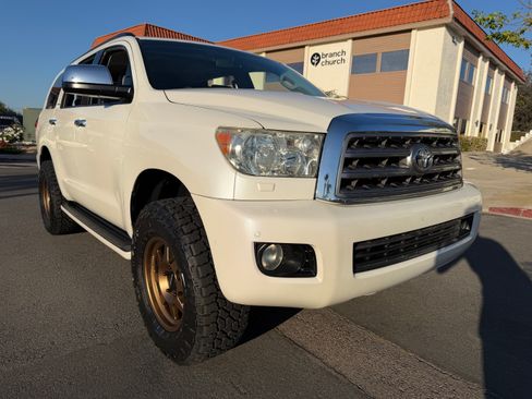 Used 2014 Toyota Sequoia Platinum image 14