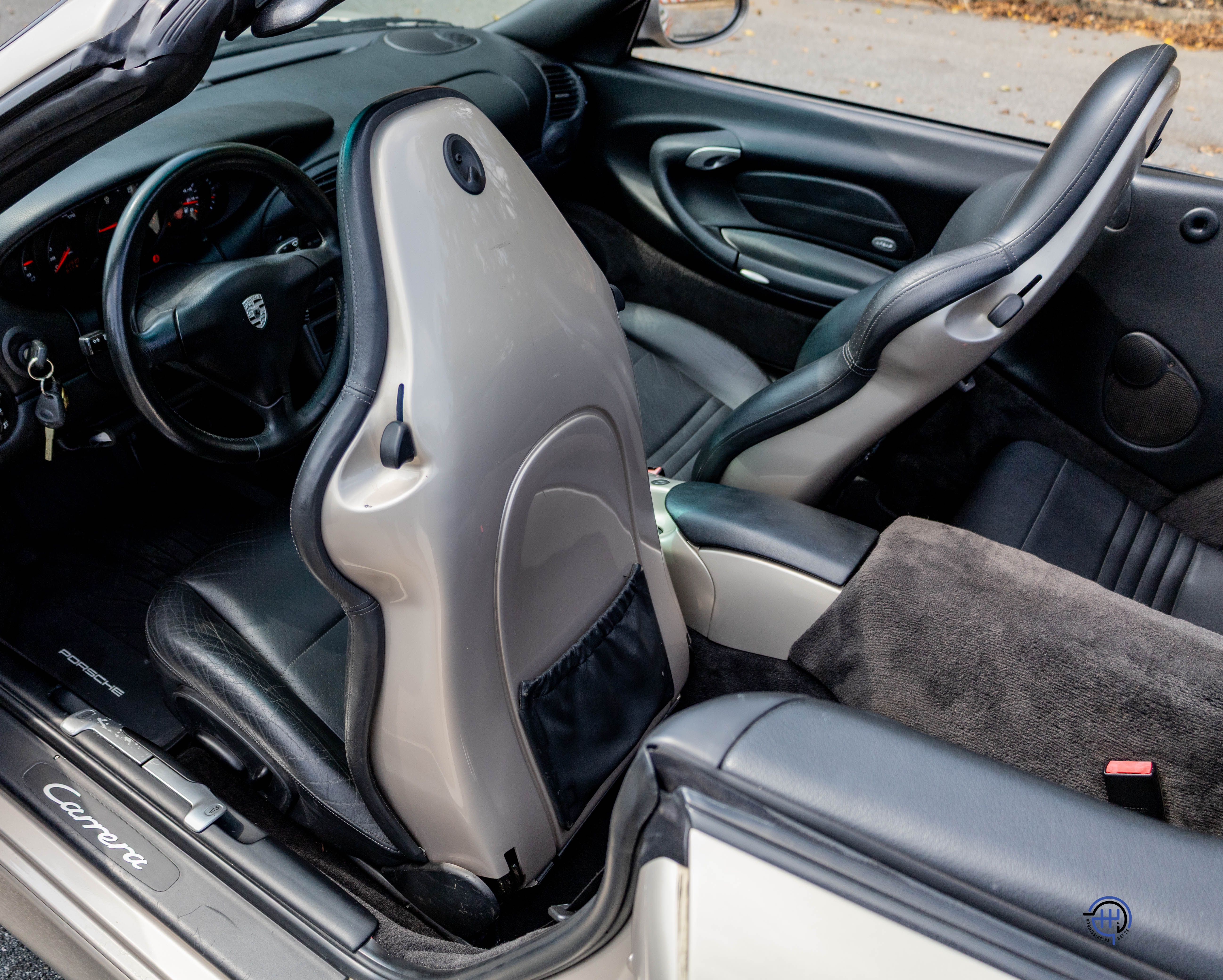 Used 2000 Porsche 911 Carrera Cabriolet RWD image 39