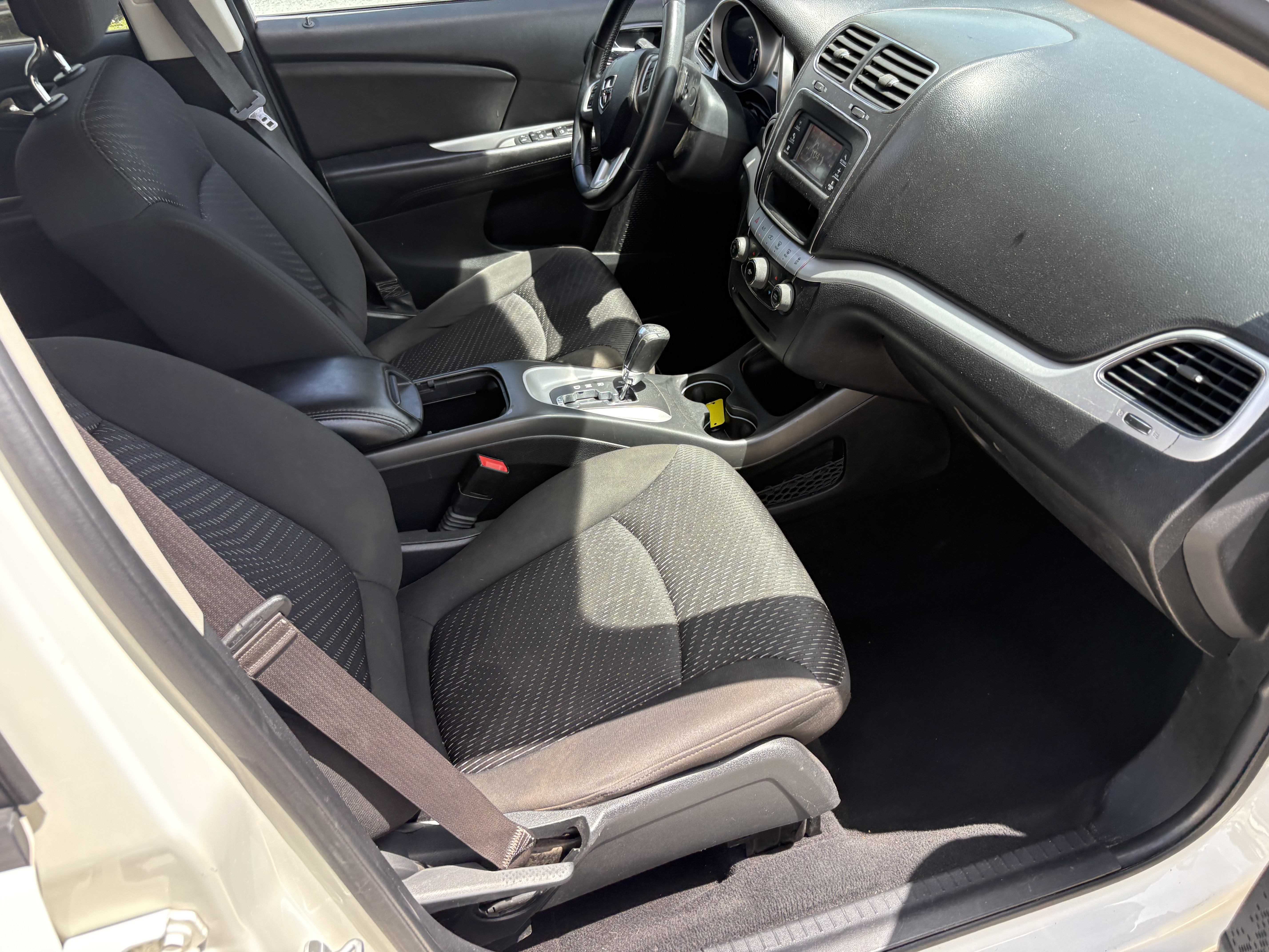 Used 2018 Dodge Journey FWD SE image 9
