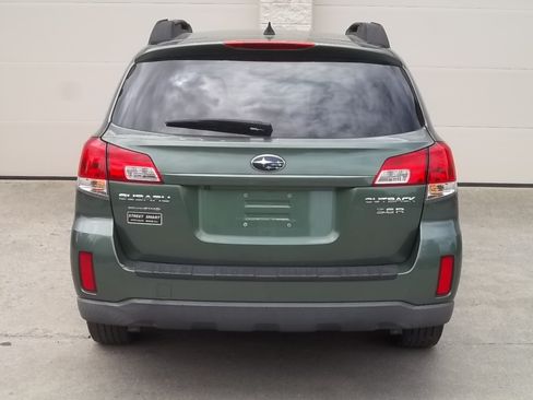 Used 2011 Subaru Outback 3.6R Limited AWD/4WD image 5