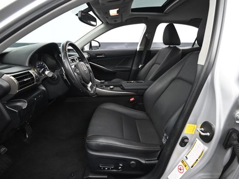 Used 2016 Lexus IS 300 image 32