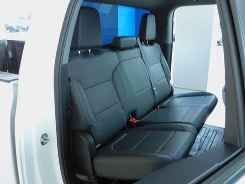 Used 2023 GMC Sierra 3500 Pro image 27