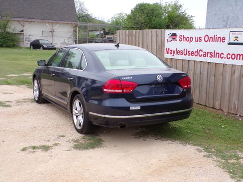 Used 2015 Volkswagen Passat 1.8T SE image 3