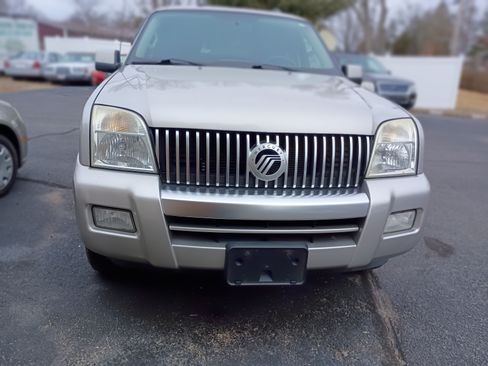 Used 2008 Mercury Mountaineer image 4