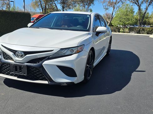 Used 2019 Toyota Camry XSE image 15