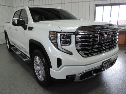Used 2025 GMC Sierra 1500 4x4 Crew Cab Denali image 7