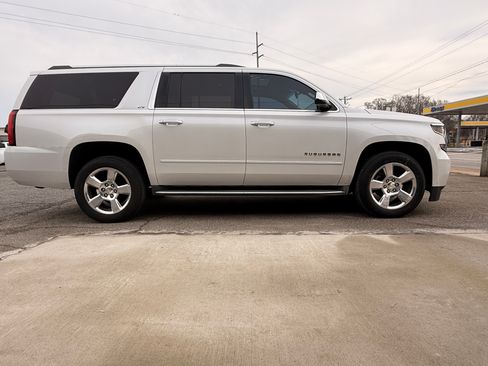 Used 2016 Chevrolet Suburban LTZ image 8