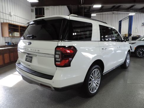 Used 2023 Ford Expedition Limited image 23