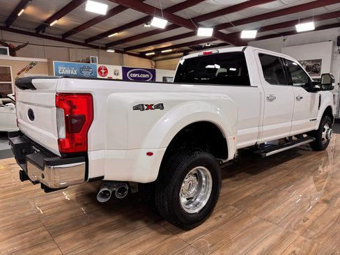 Used 2017 Ford F350 Lariat image 5