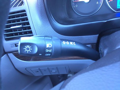 Used 2012 Hyundai Santa Fe GLS image 28