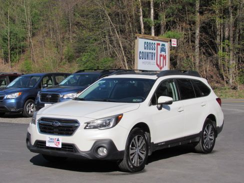 Used 2018 Subaru Outback 2.5i Limited AWD/4WD image 1