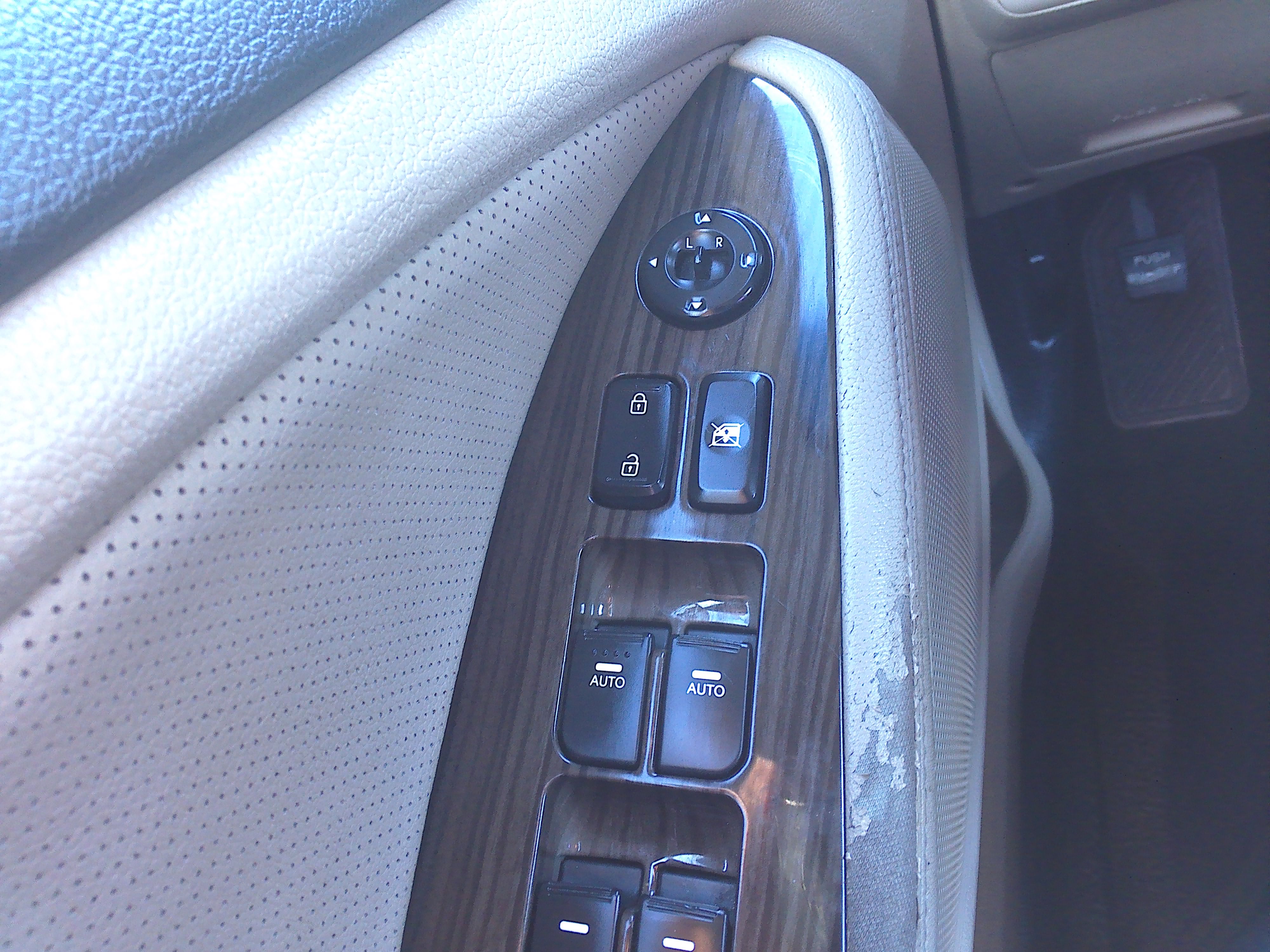 Used 2012 Kia Optima EX Turbo FWD image 23
