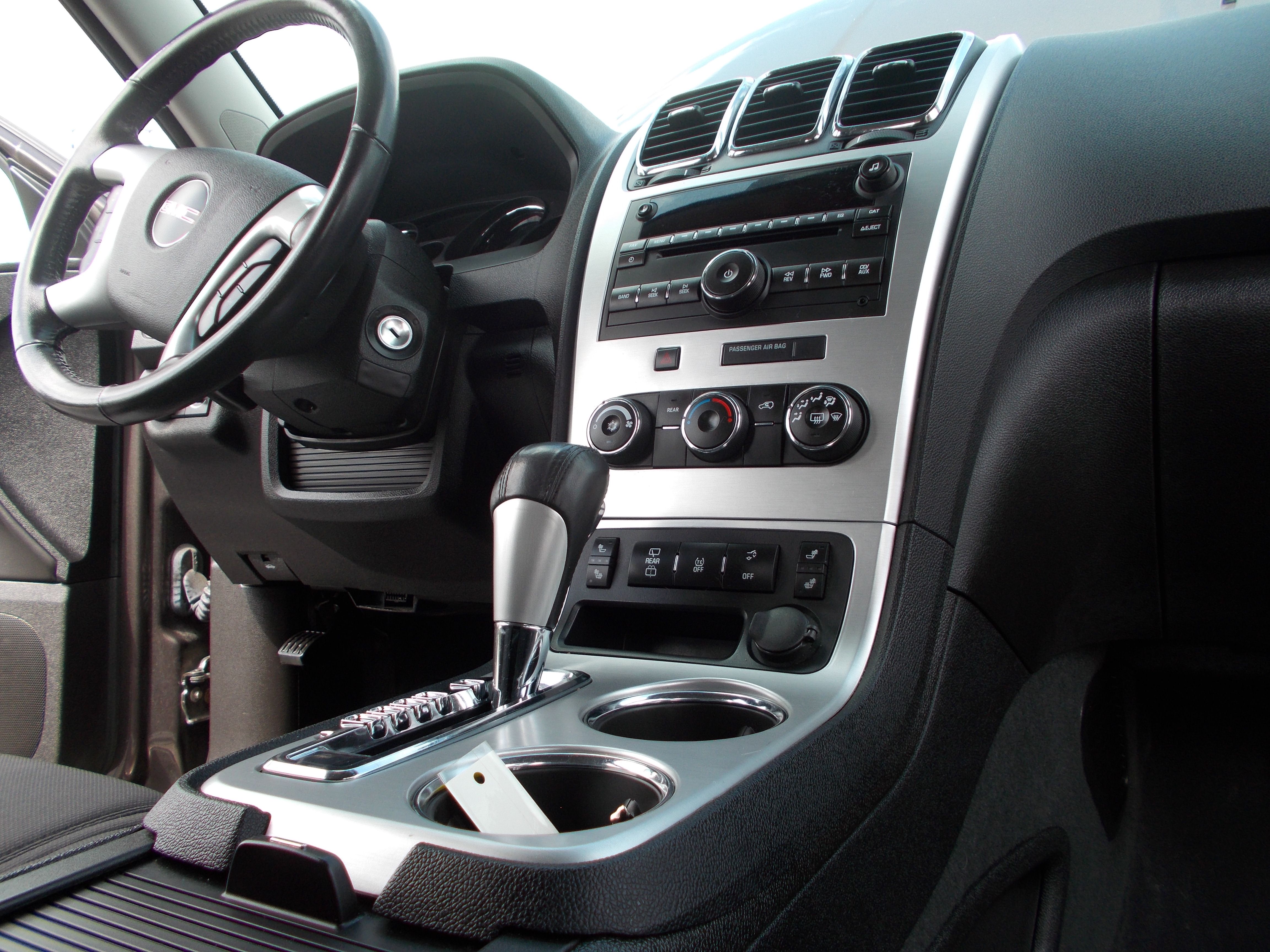 Used 2012 GMC Acadia AWD SLE image 26