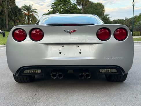 Used 2005 Chevrolet Corvette Coupe RWD image 41