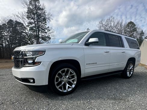 Used 2016 Chevrolet Suburban LT image 5