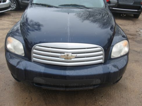 Used 2009 Chevrolet HHR LS image 2