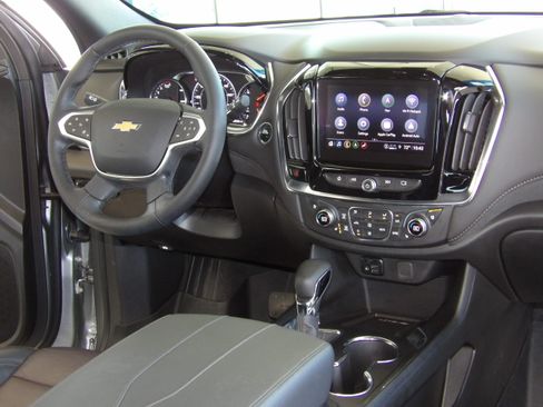 Used 2023 Chevrolet Traverse High Country image 30