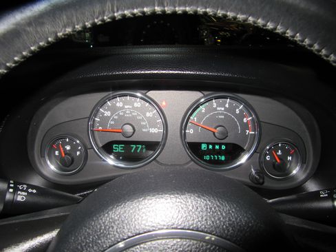 Used 2011 Jeep Wrangler Rubicon image 19