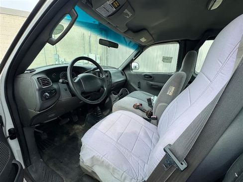 Used 2002 Ford F150 XL image 3