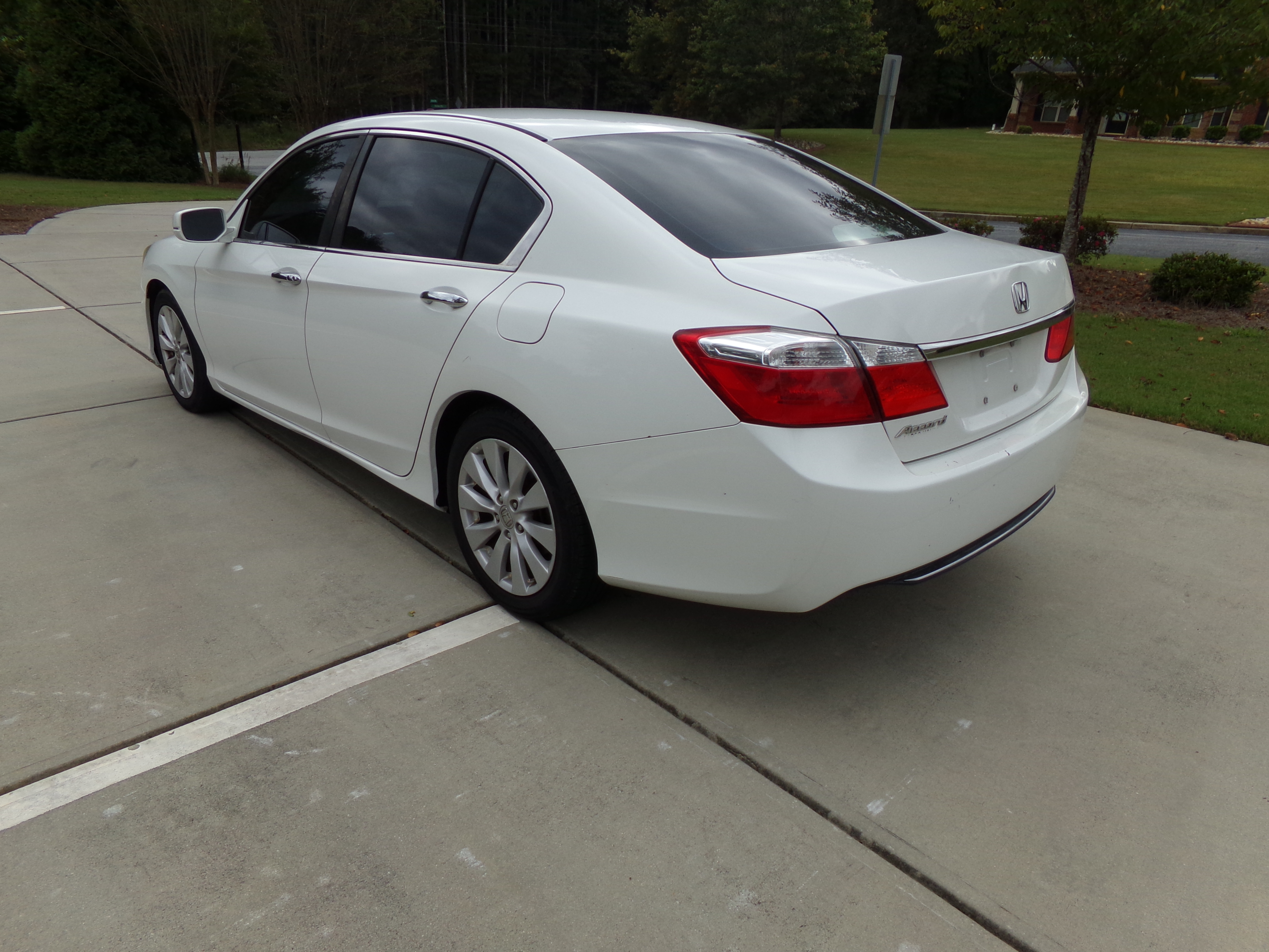 Used 2015 Honda Accord EX Sedan image 3
